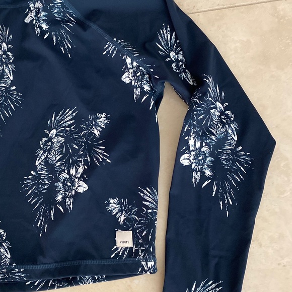 Vuori half zip crop top - Picture 2 of 3